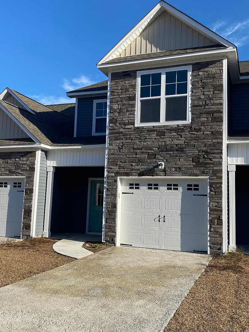 3 Bed, 2.5 Bath in Stonebay Townhomes! — Photo 2
