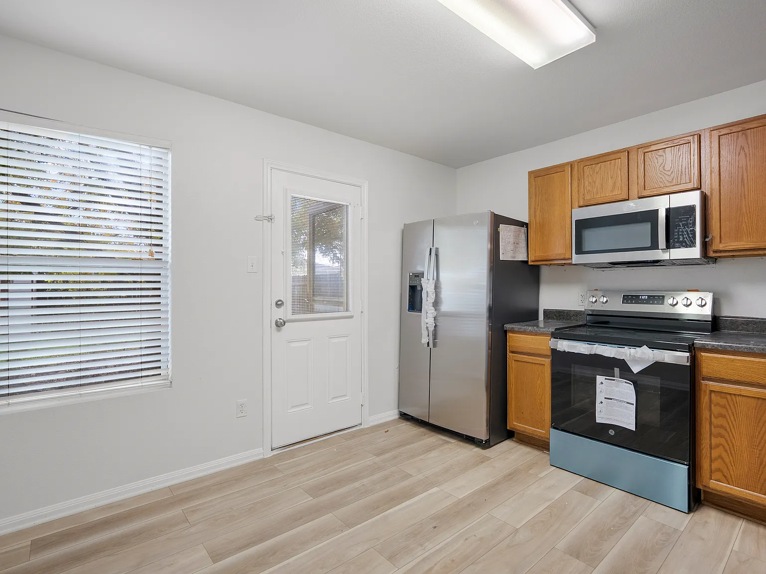 3 bed, 1384 sqft, $1,425 — Photo 3