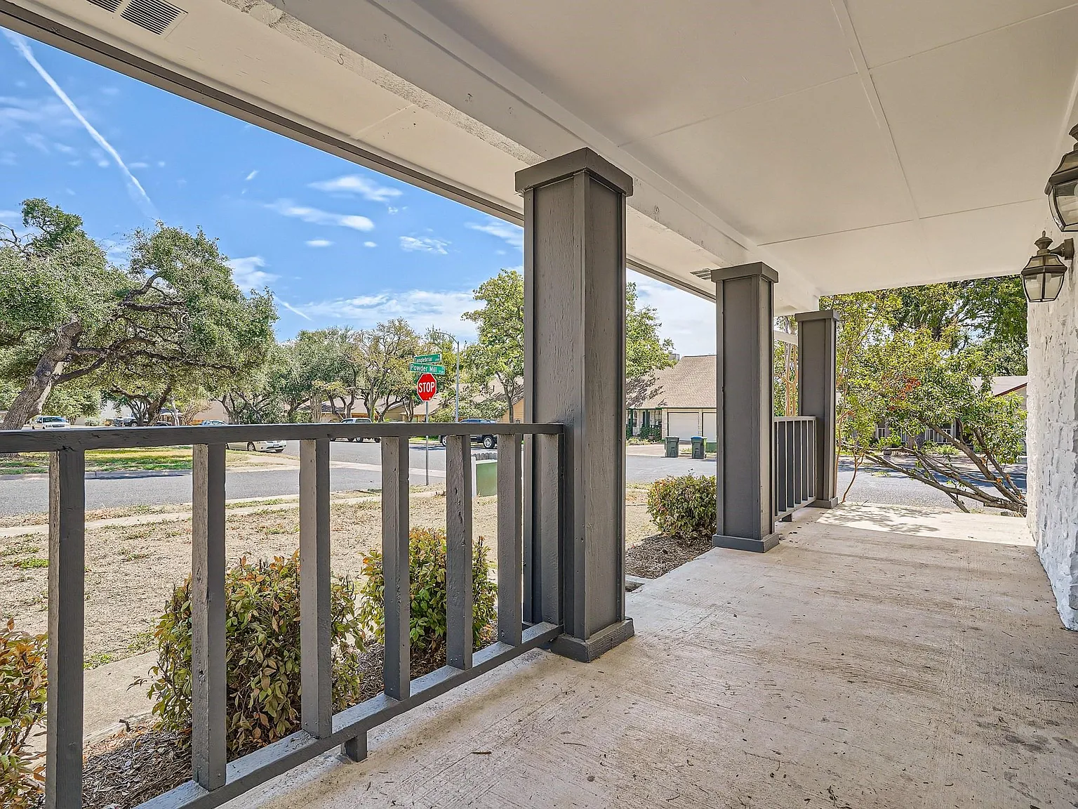 3 bed, 2.5 bath, 1752 sqft, $2,150 — Photo 3