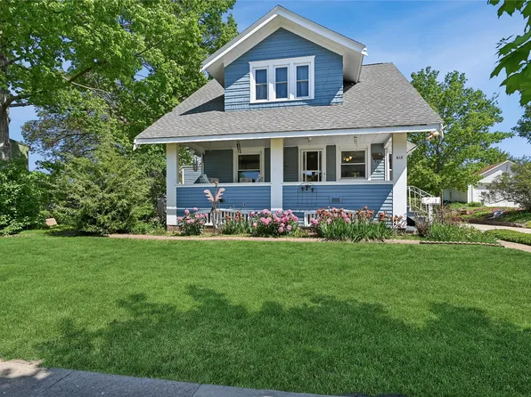 618 32nd St NE, Cedar Rapids, IA 52402
