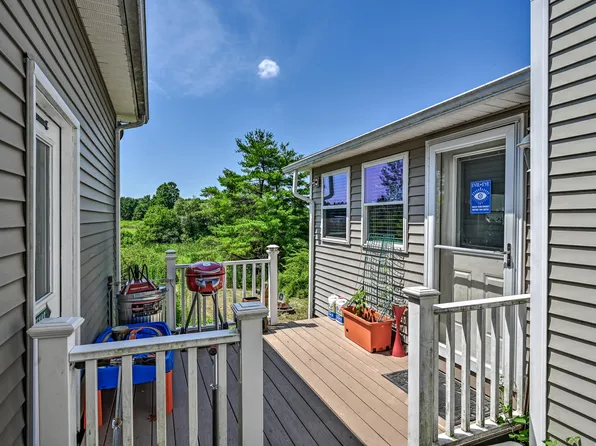 27 Hallowell Road, Chelsea, ME 04330