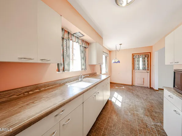 1820 W NORTHVIEW Avenue, Phoenix, AZ 85021