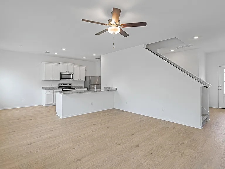 14500 Wahlbergs Way — Photo 2