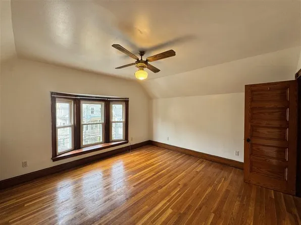 145 Lowell St #3, Somerville, MA 02143