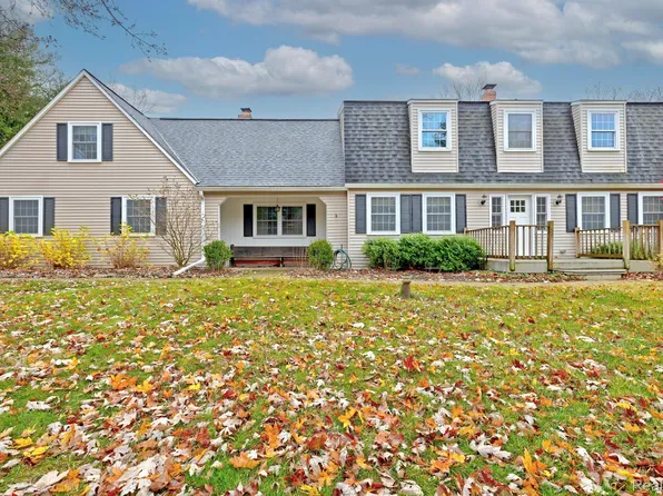 1320 Beth Ln, Ortonville, MI 48462