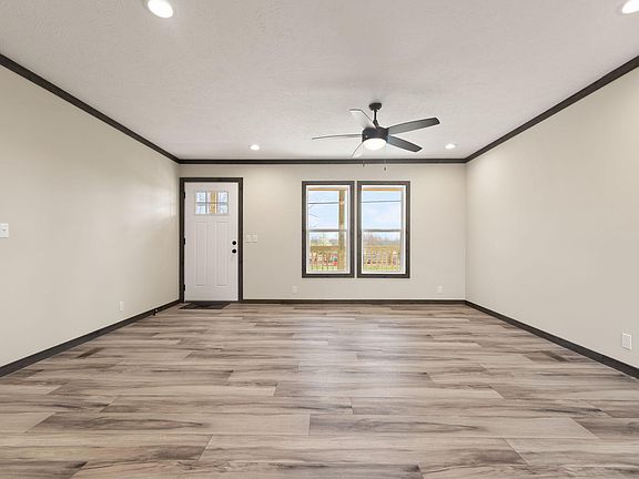 3rd image of 3096 Brassfield Rd