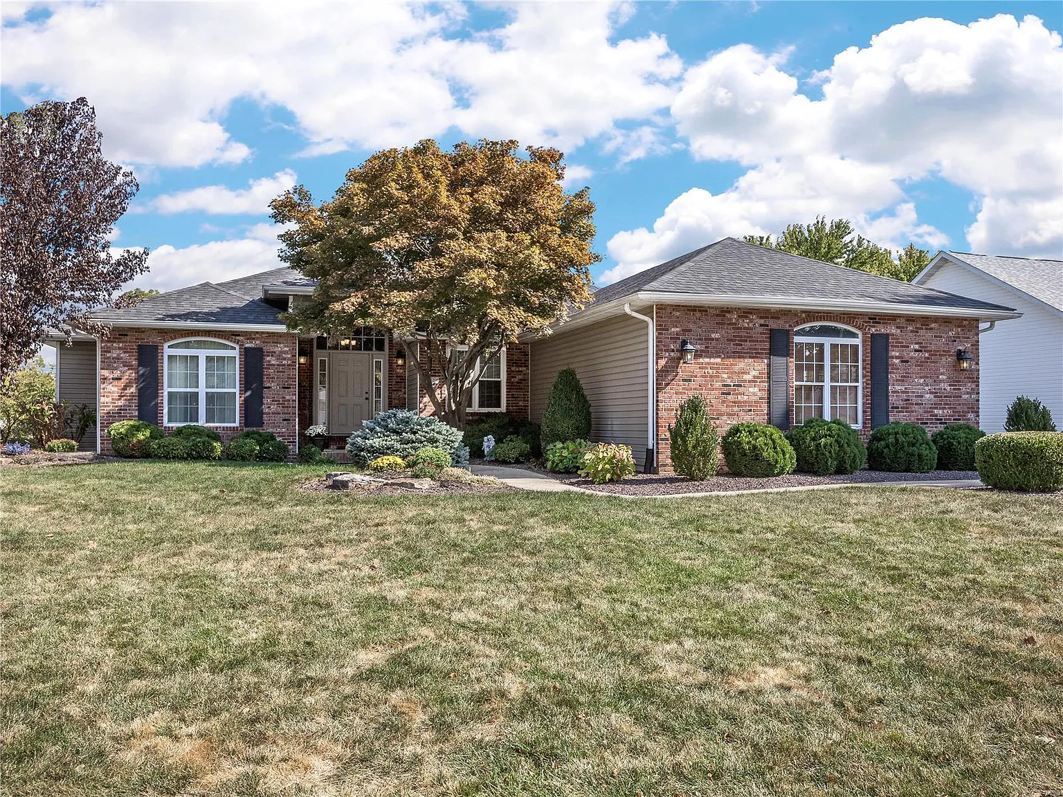 2724 Fieldstone Dr photo 1