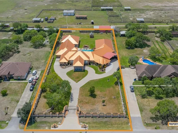221 W Sage Rd, Kingsville, TX 78363