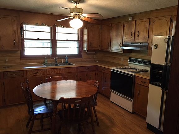 2nd image of 2410 Santee Dr