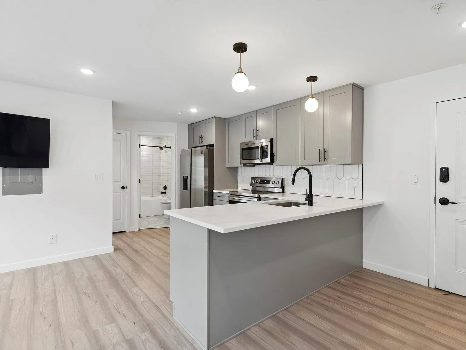 1338 N 15th ST Unit B2 — Photo 4