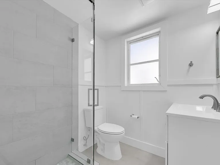 358 Boca Ciega Dr — Photo 11