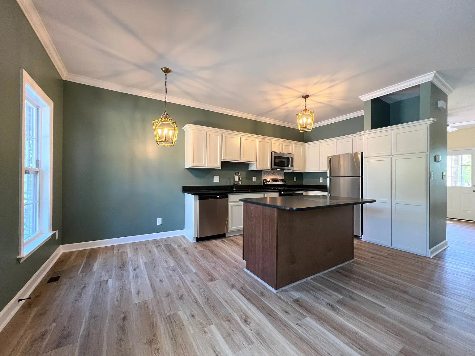 Hill Street Apartments — Photo 3