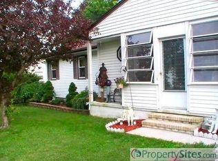 16 Bell St, Bayville, NJ 08721