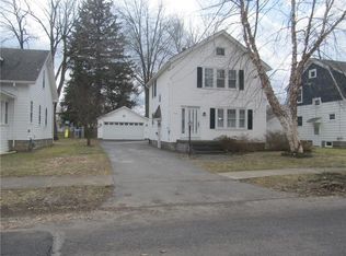616 Davis Dr, Newark, NY 14513