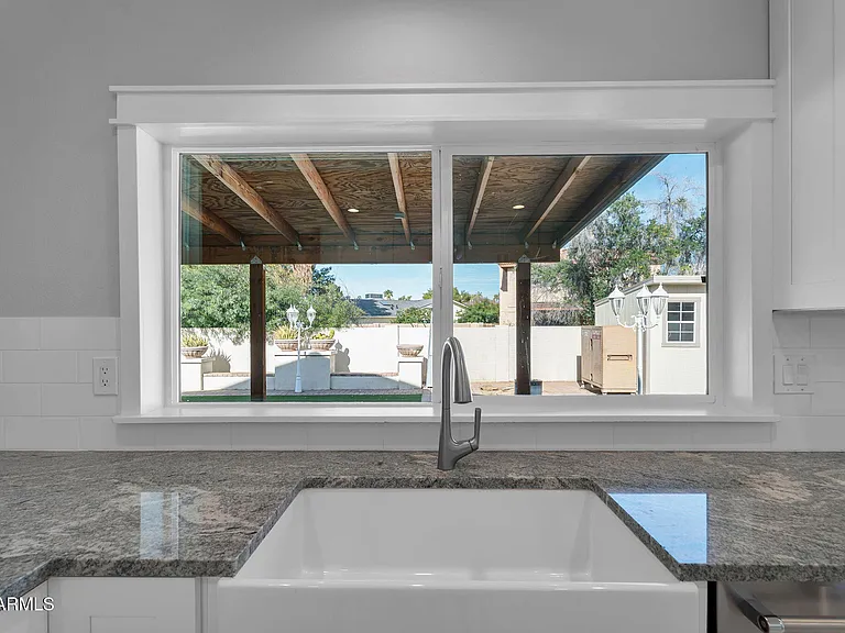 2542 W Nopal Ave — Photo 22