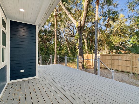 4th image of 117 Hernandez Ave