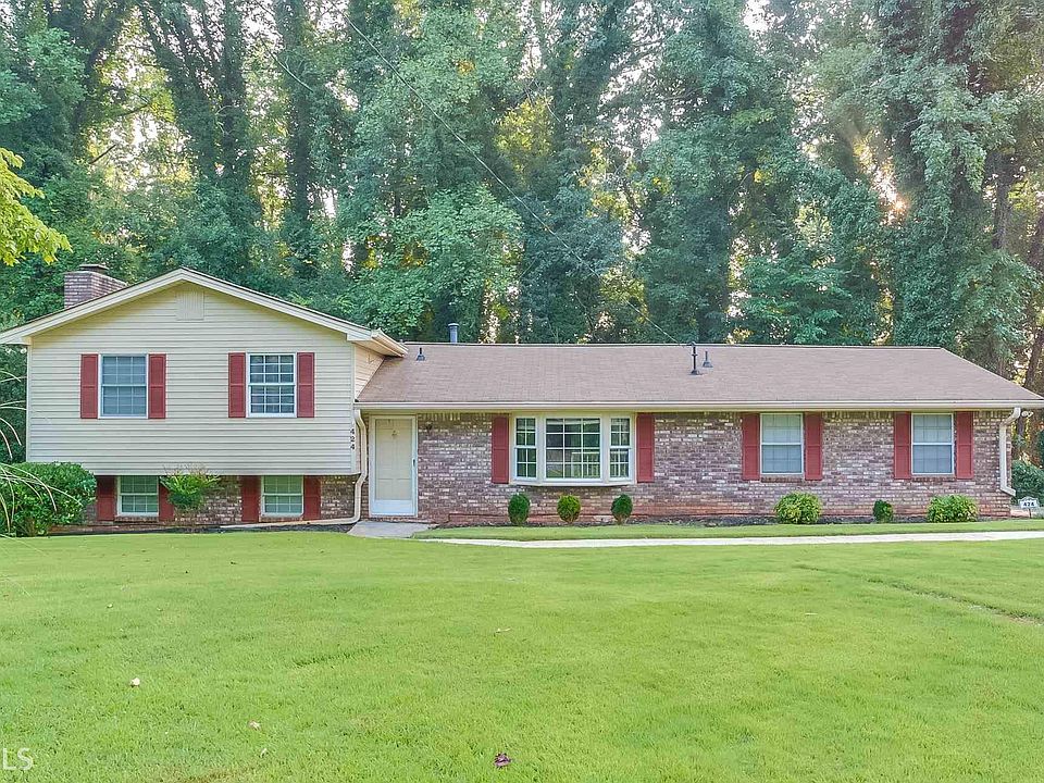 1st image of 424 White Oak Dr SW