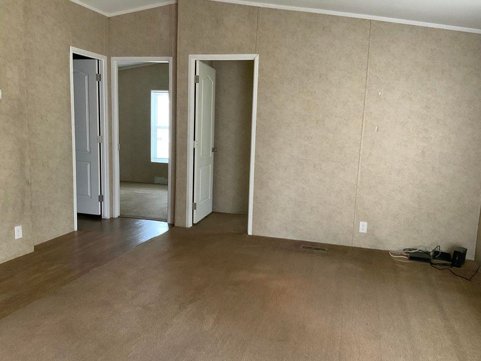 2nd image of 406 Poplar St