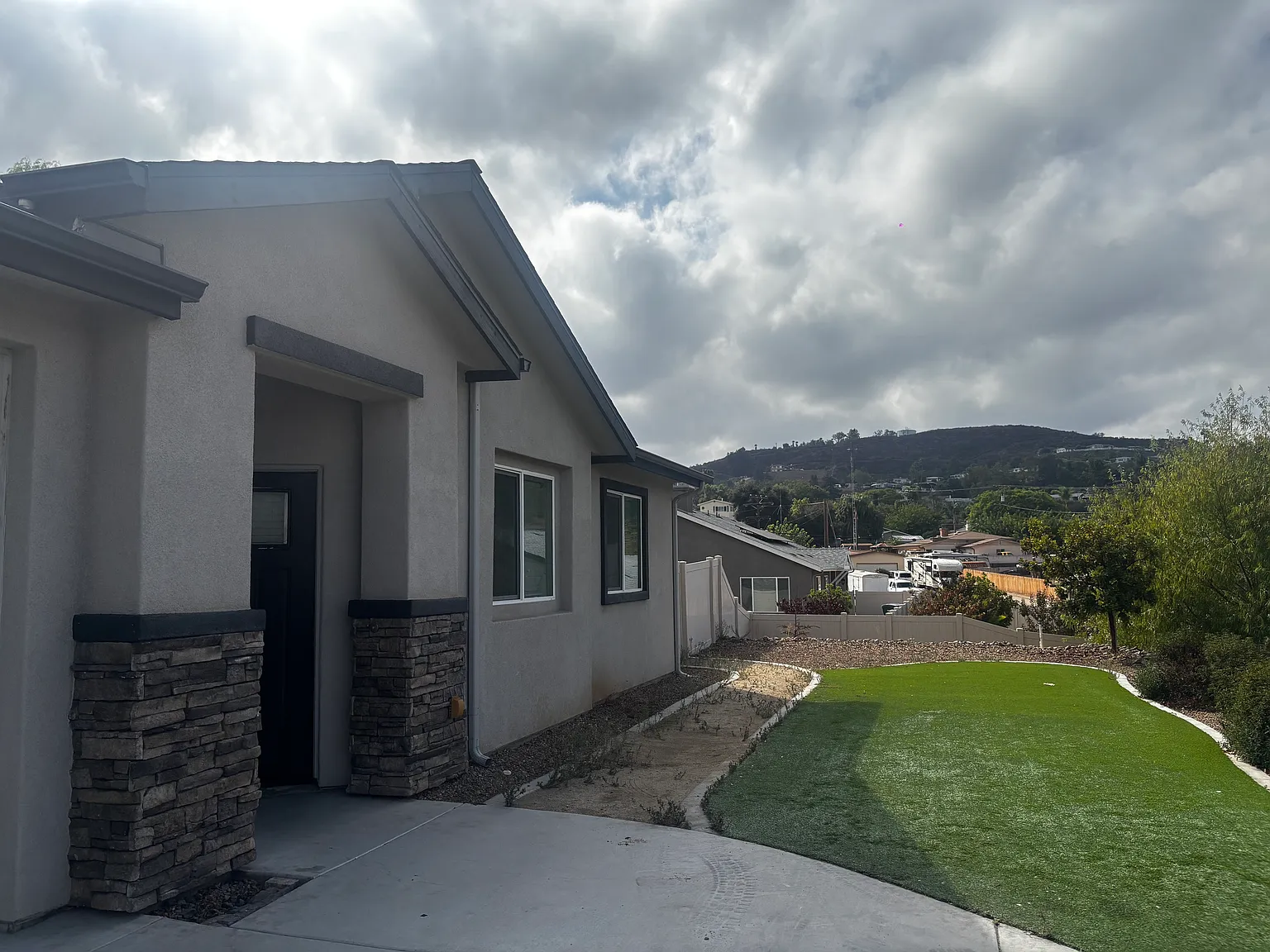 4 bed, 1888 sqft, $3,800 — Photo 2