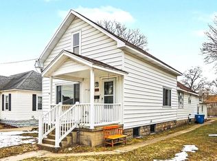 289 6th St, Manistee, MI 49660