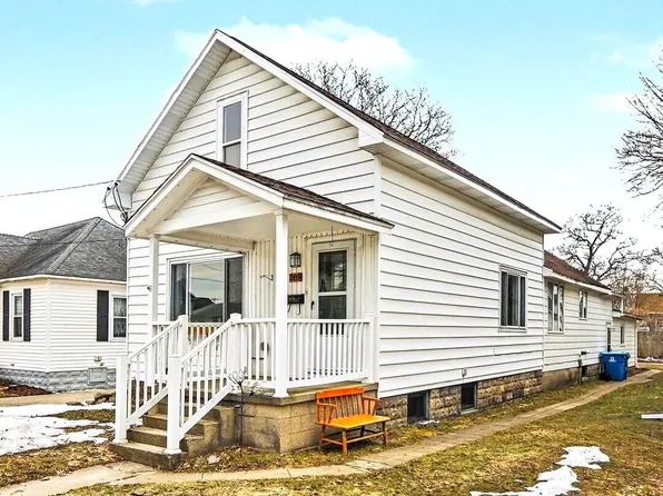 289 6th St, Manistee, MI 49660