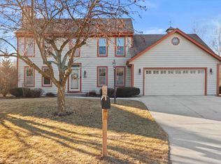 W145N5417 Thornhill Dr, Menomonee Falls, WI 53051