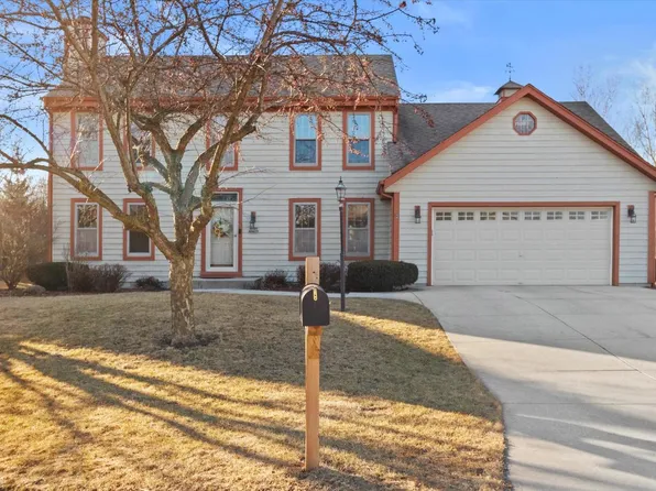 W145N5417 Thornhill DRIVE, Menomonee Falls, WI 53051
