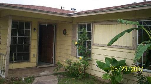 3rd image of 1139 Highland Oaks Dr
