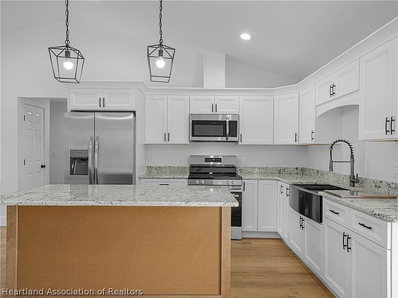 5th image of 3362 Poplar St
