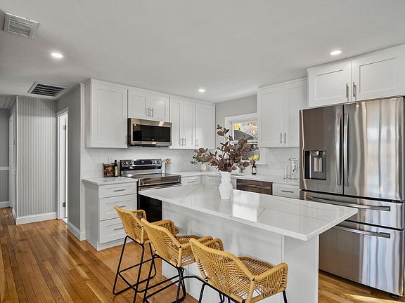 4th image of 27 Hodgkins Rd