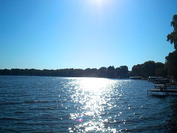 3rd image of 556 Lake Wisconsin Dr