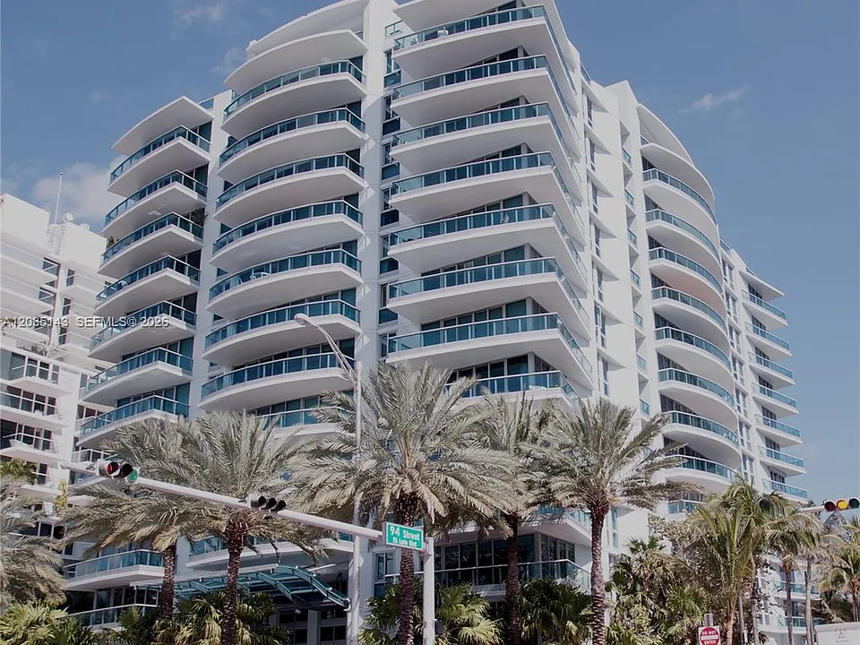 9401 Collins Ave #403