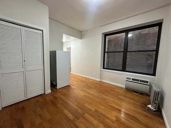 11 East 32nd Street image 1 of 11