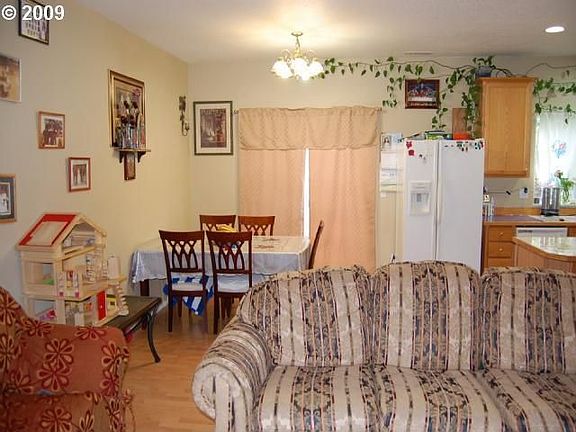 4th image of 3110 SE Merriweather Dr