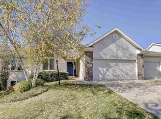 200 Donegal Dr, Cottage Grove, WI 53527