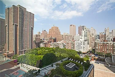 Rented by R New York