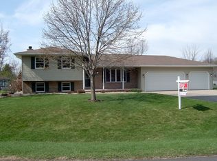 W6743 Sunnyvale Ln, Greenville, WI 54942