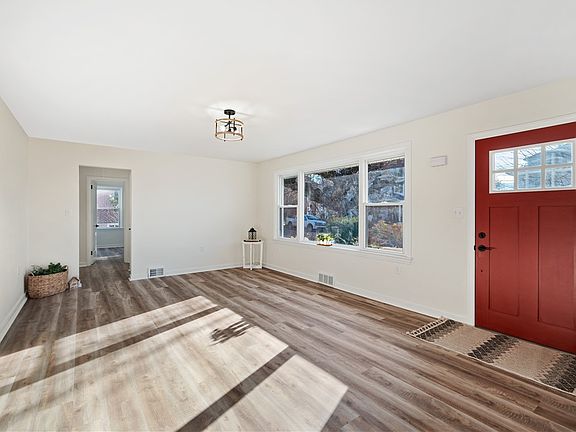 3rd image of 701 Welty St