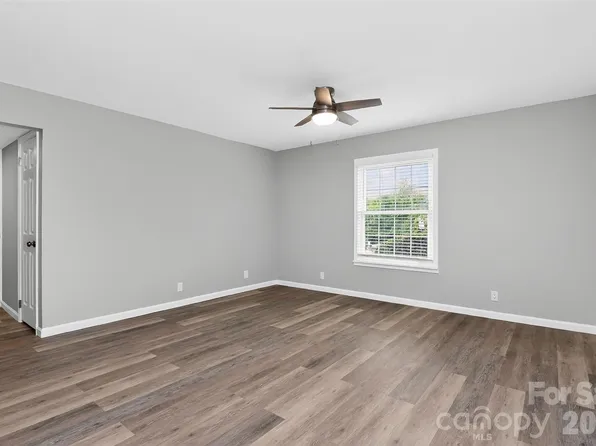 2610 Park Rd APT E, Charlotte, NC 28209
