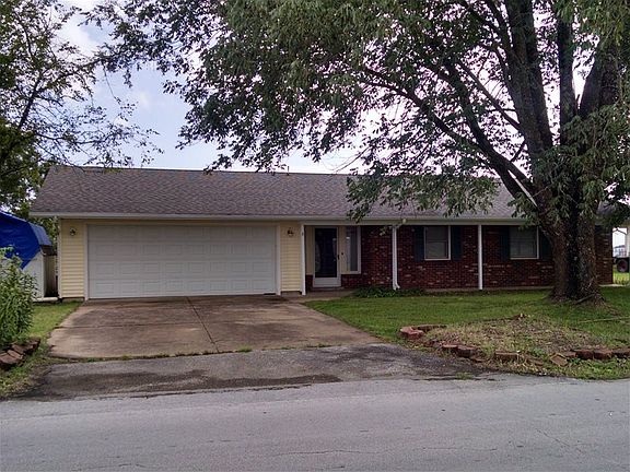 3rd image of 6 Hilltop Dr