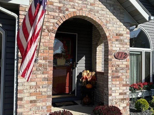 112 Village Green Dr, Sidney, OH 45365