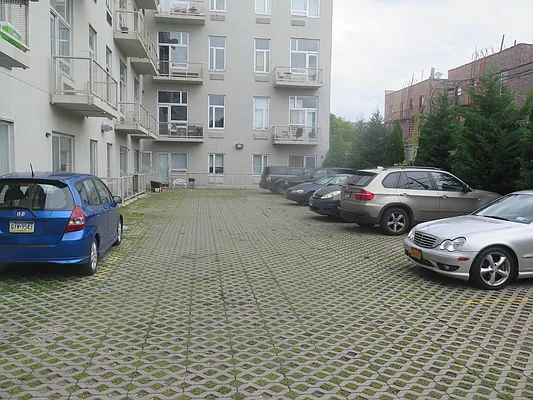 Rented by Spot It Realty LLC | media 49