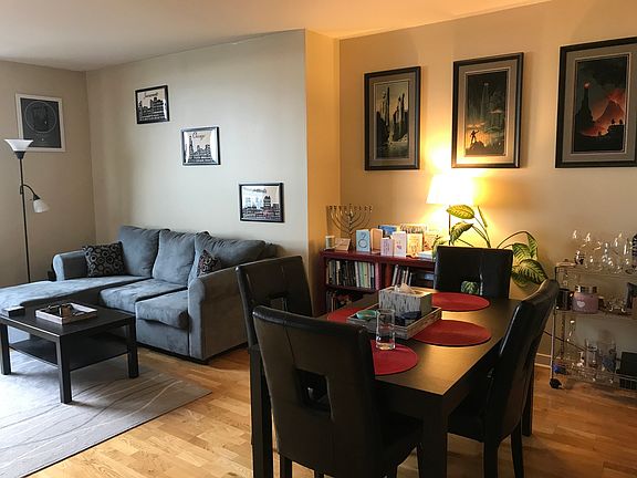 4th image of 1160 S Michigan Ave APT 2404