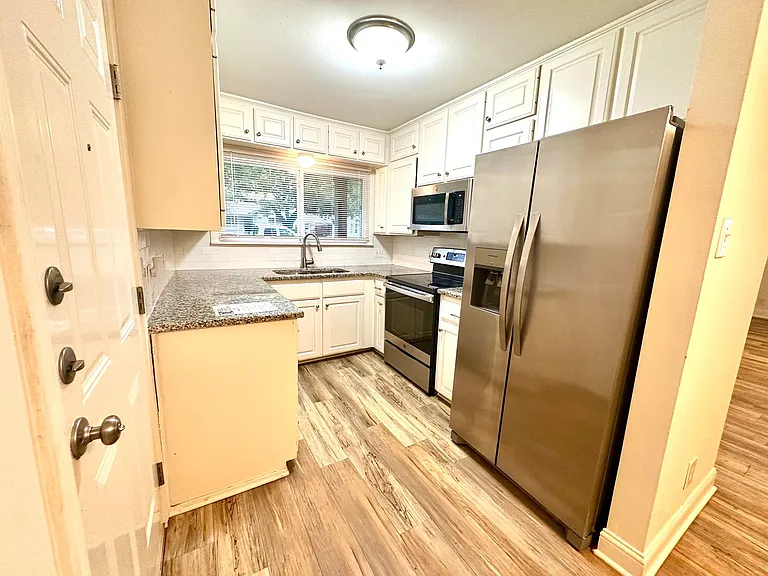 3916 Austin Ave — Photo 5