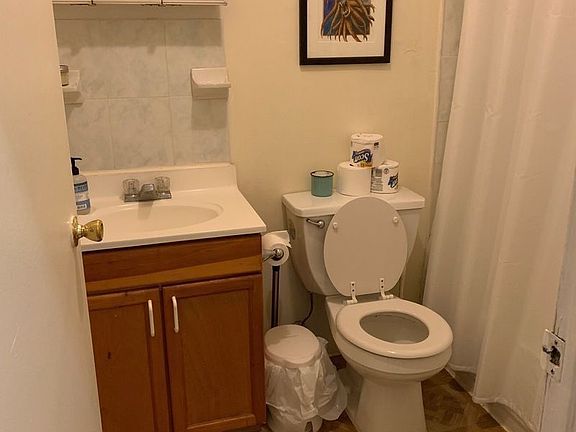 4th image of 302 E 3rd St #2EE