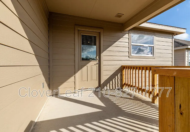 706 Red Field Way — Photo 33