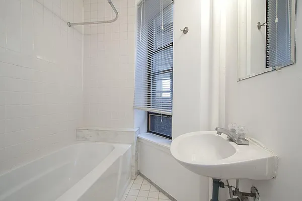 Rented by Space Marketing Shop | media 26