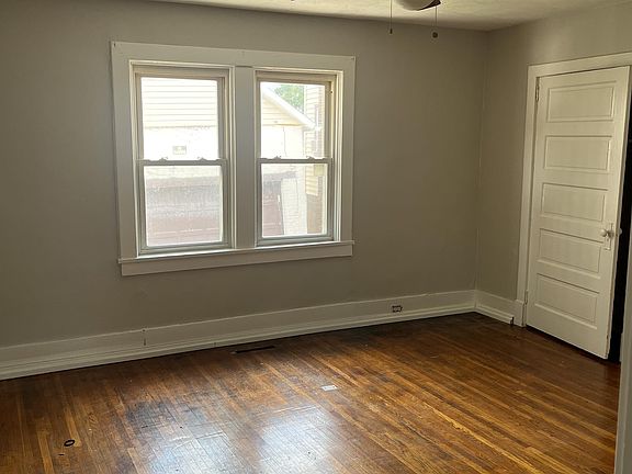4th image of 216 W 2nd St