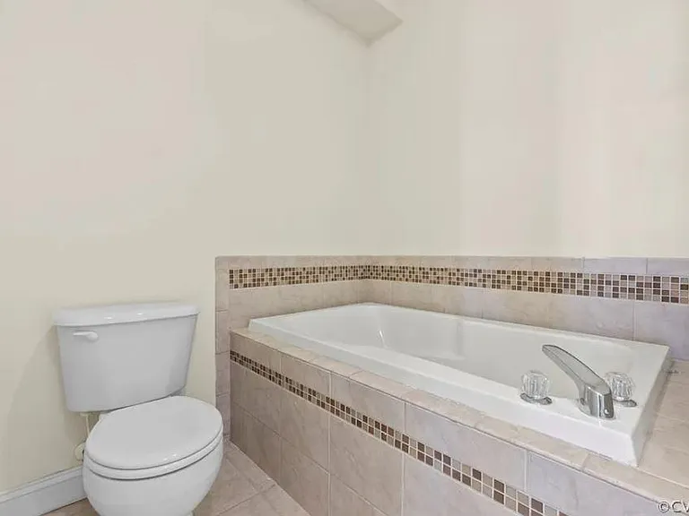 1333 W Broad St #414 — Photo 14