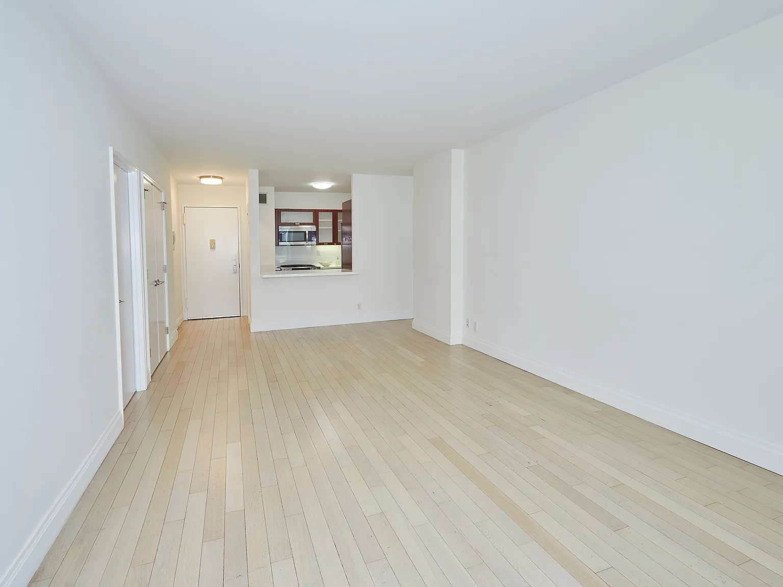 212 East 47th Street — Photo 3